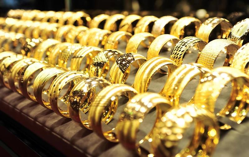 تراجع أسعار الذهب اليوم الاثنين بعد إعفاءات جمركية أميركية.